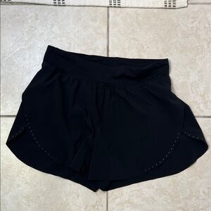 Lululemon Fast and Free High-Rise Classic Fit Split short 3”. Size 6. Black